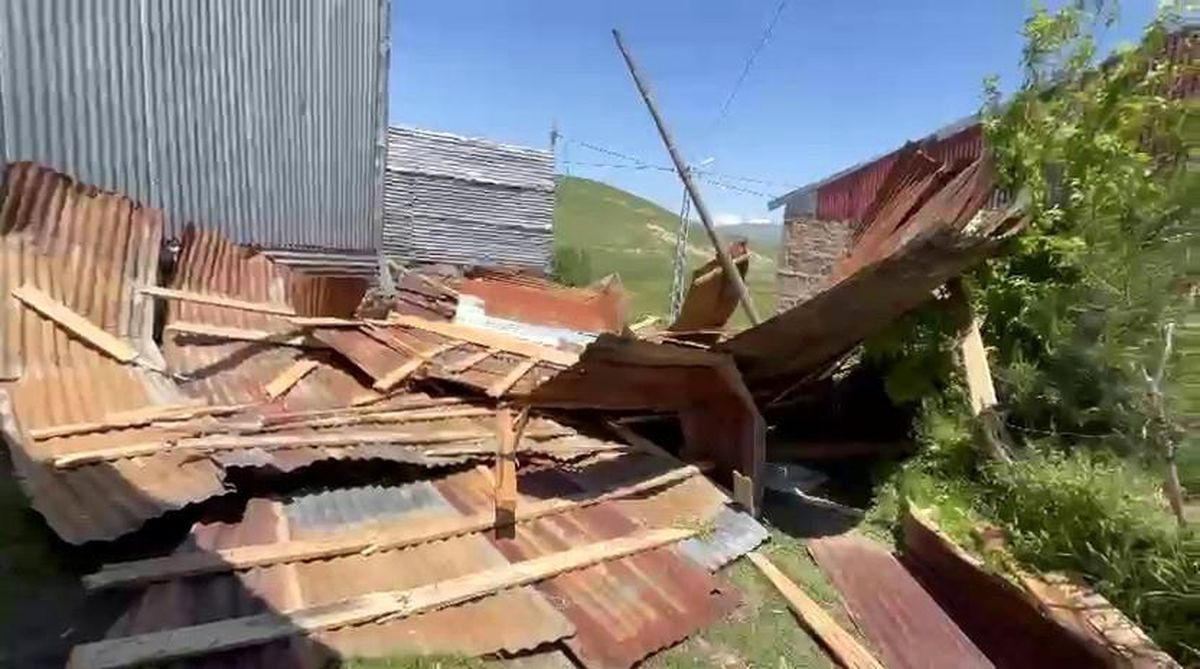 Tekman'da doğal afet: Sel ve kasırga peş peşe geldi