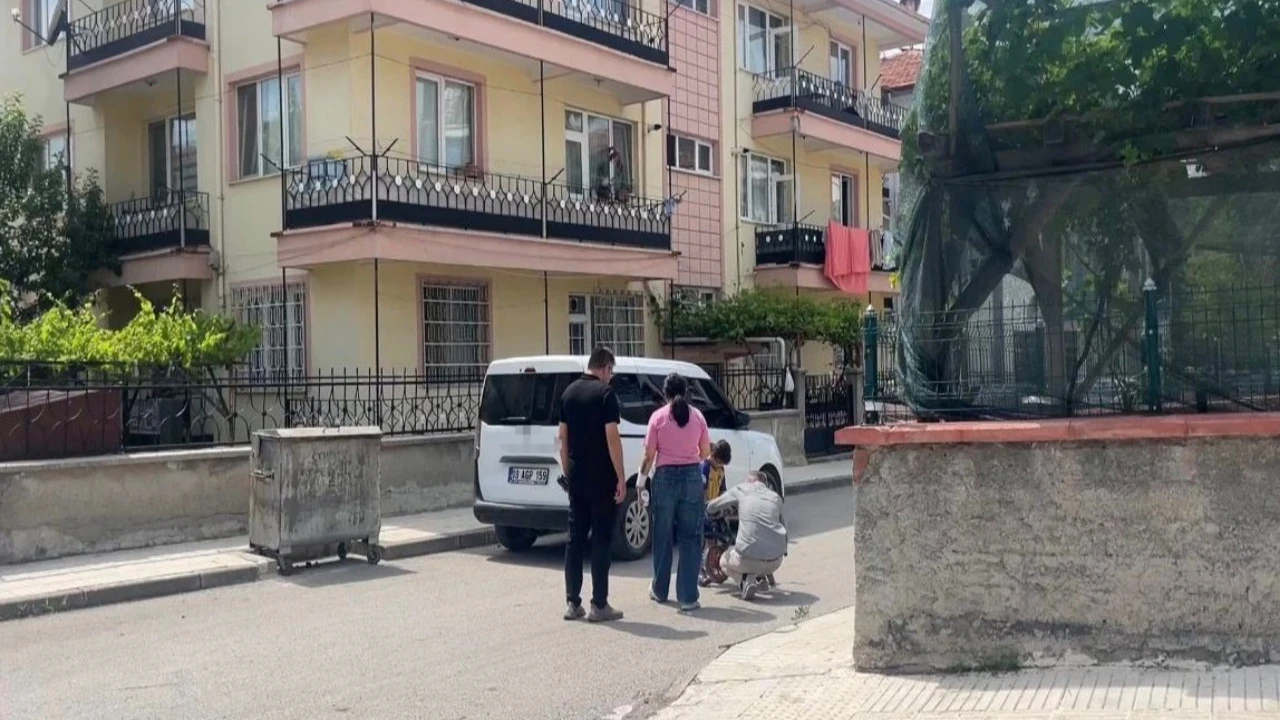 Çorum’da genç kadın tartıştığı anne ve babasını bıçakla rehin aldı