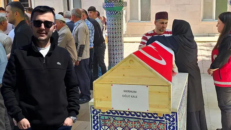 Düştüğü Kelkit Çayı’nda 7 gün sonra cesedi bulunan Oğuz toprağa verildi