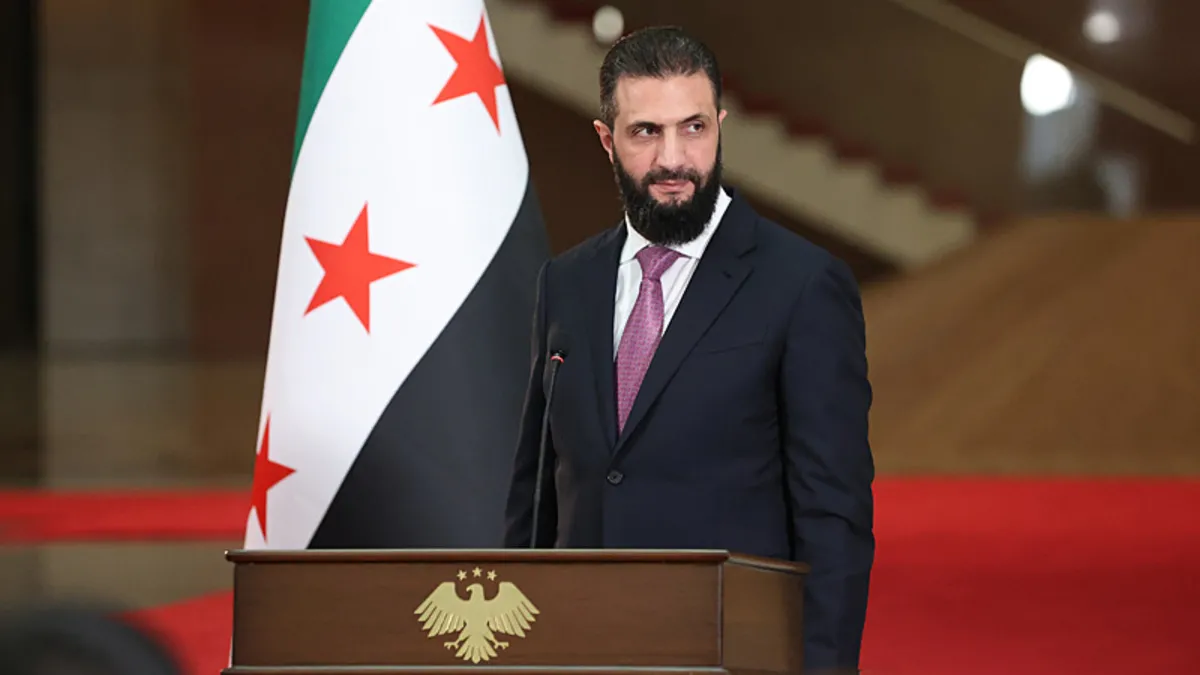 Esad rejiminin devrilmesinin ardından bir ilk: Şara başkanlığında Halk Meclisi Oturumu yapıldı