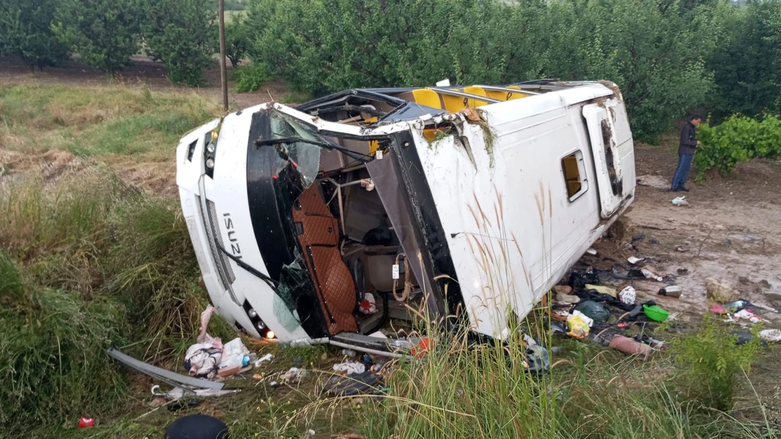 Isparta’da feci kaza! Tur minibüsü şarampole yuvarlandı: 5 ölü, 25 yaralı