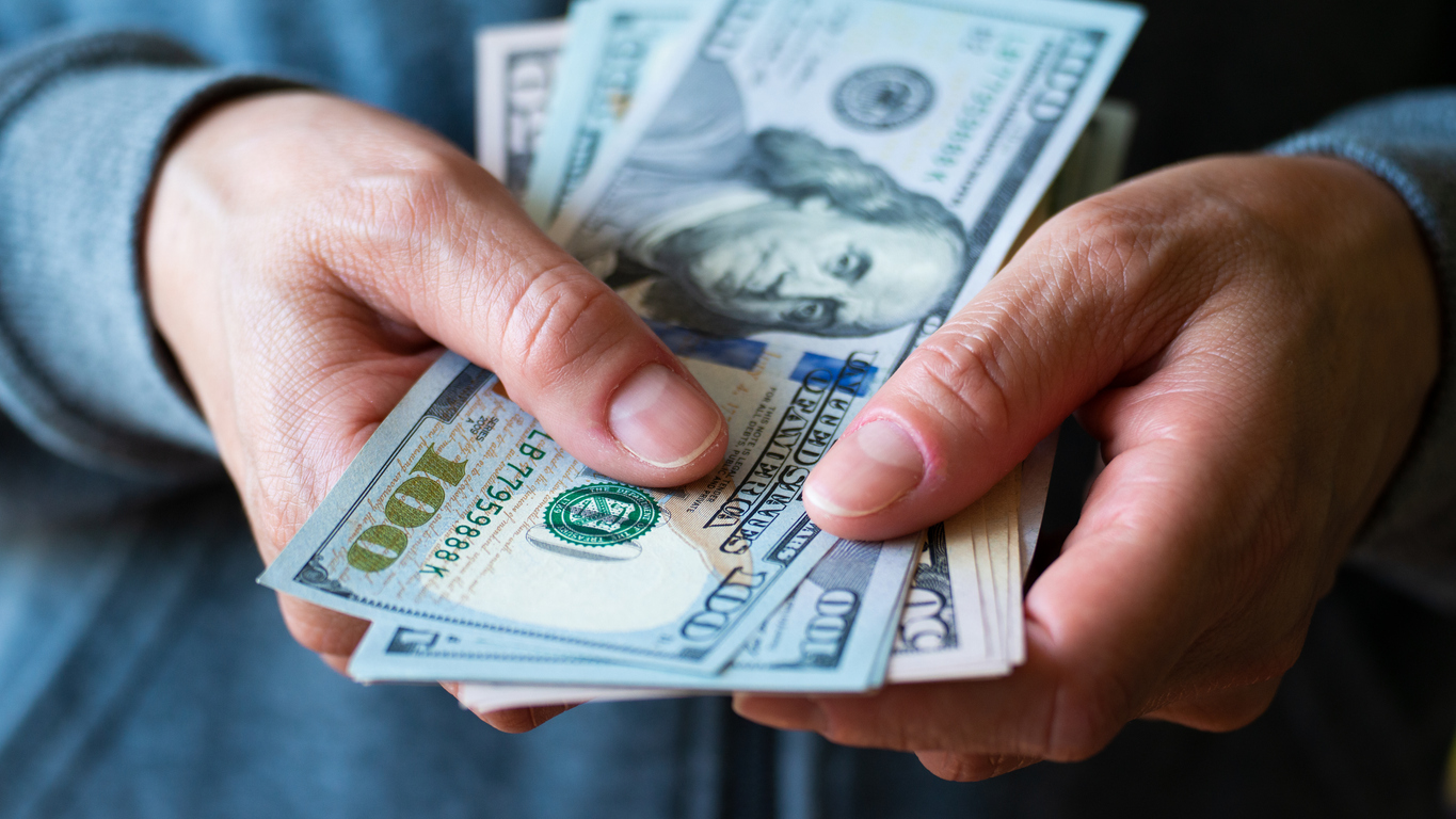 Dolar faiz artırımını fiyatlıyor