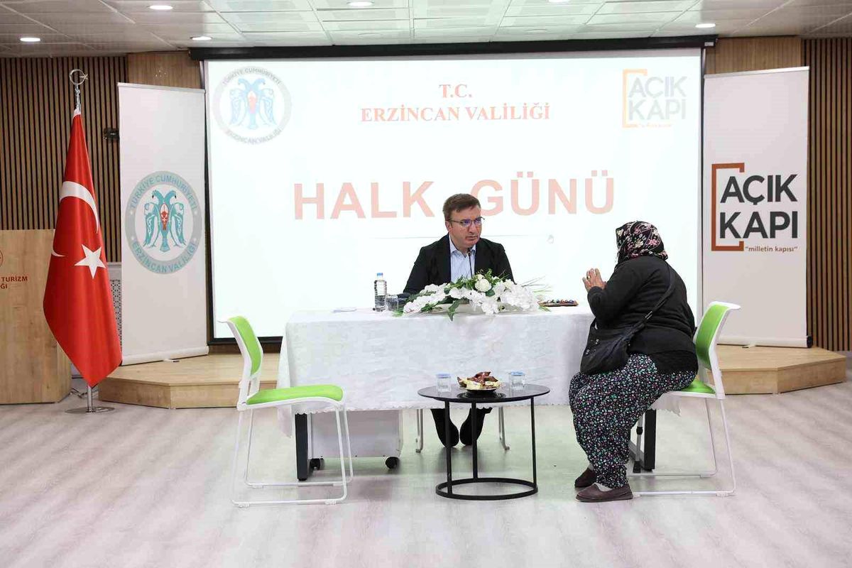 Vali Aydoğdu, Halk Günü'nde vatandaşların taleplerini dinledi