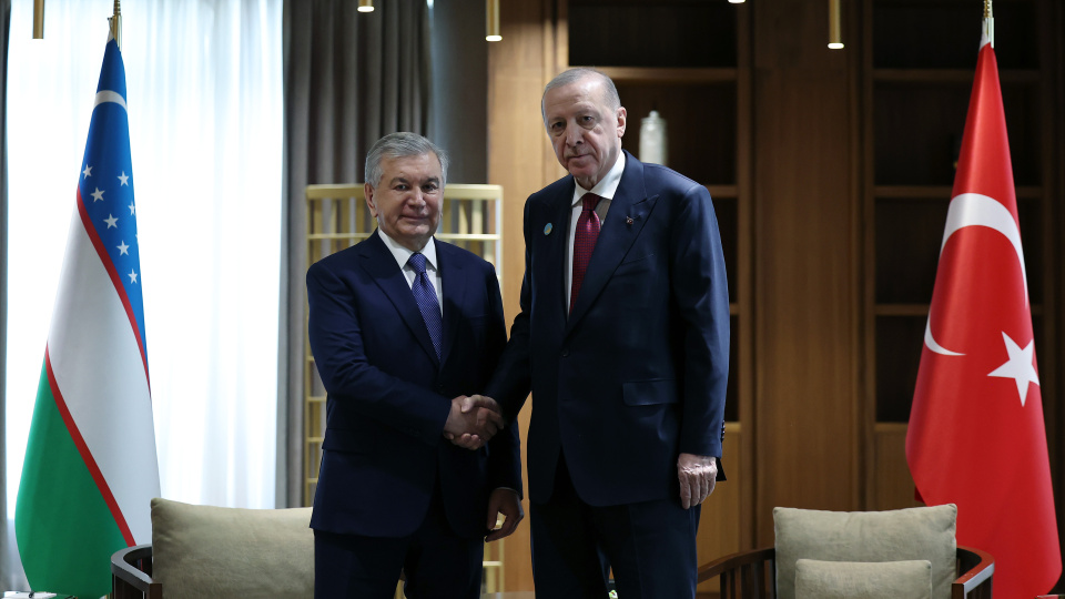 Cumhurbaşkanı Erdoğan Özbekistan Cumhurbaşkanı Mirziyoyev ile telefonda görüştü