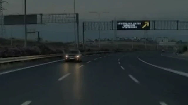 Osman Gazi Köprüsü'nde ters yönden gelen otomobil faciaya ramak bıraktı