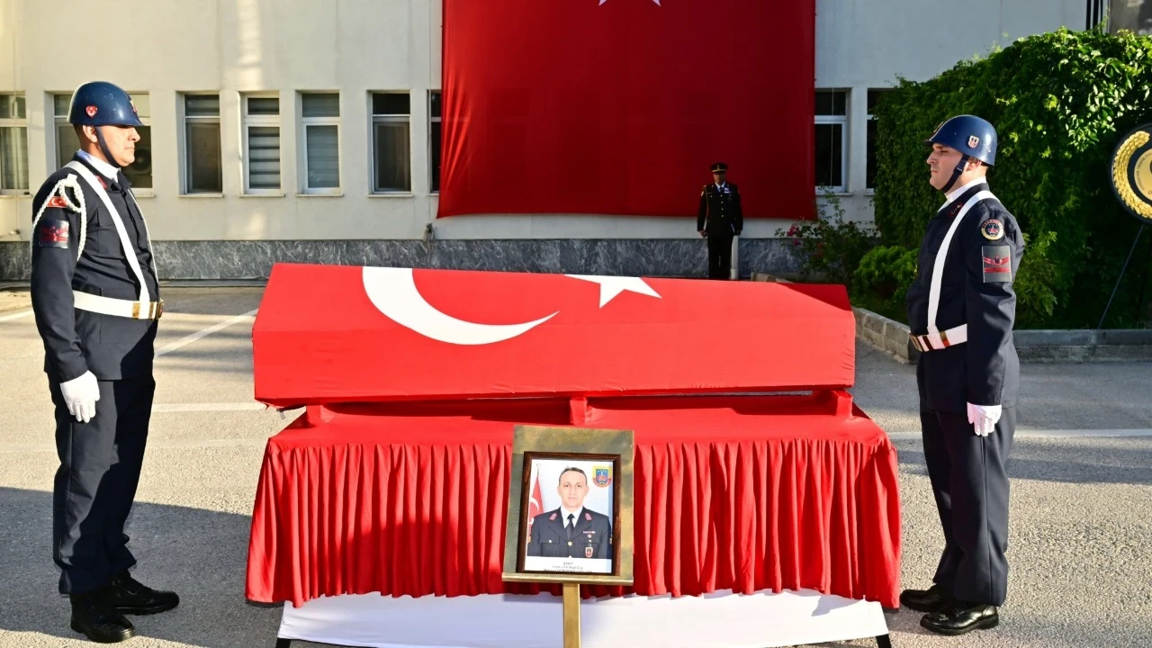 Eskişehir'de görevdeyken şehit olmuştu! Uzman Çavuş Demirbaş'a gözyaşlarıyla veda!