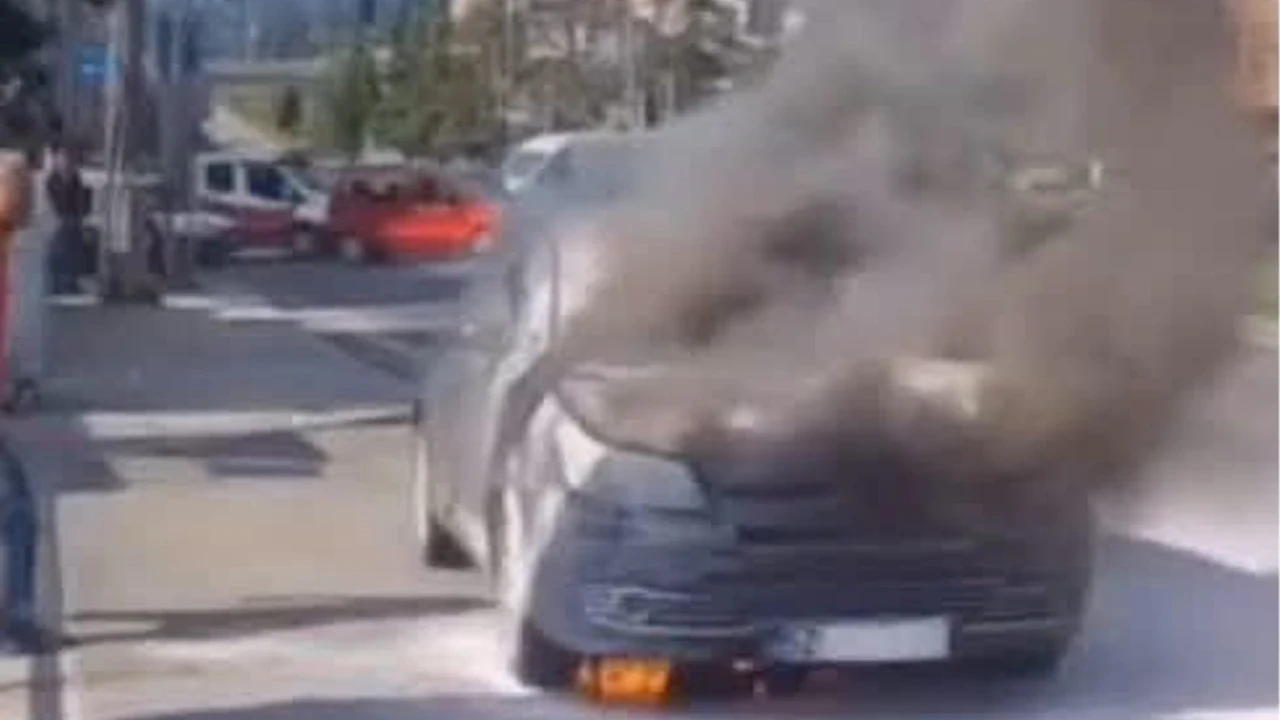 Ordu'da seyir halindeki otomobil alev aldı