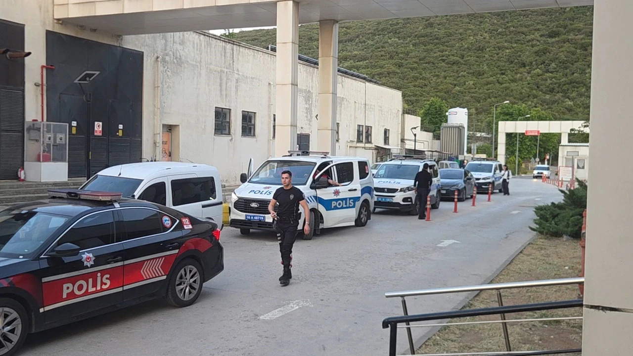 Bursa’dan Ağrı’ya uzanan operasyon: 52 torbacı yakalandı: Gökyüzünde helikopter, kapıda koçbaşı