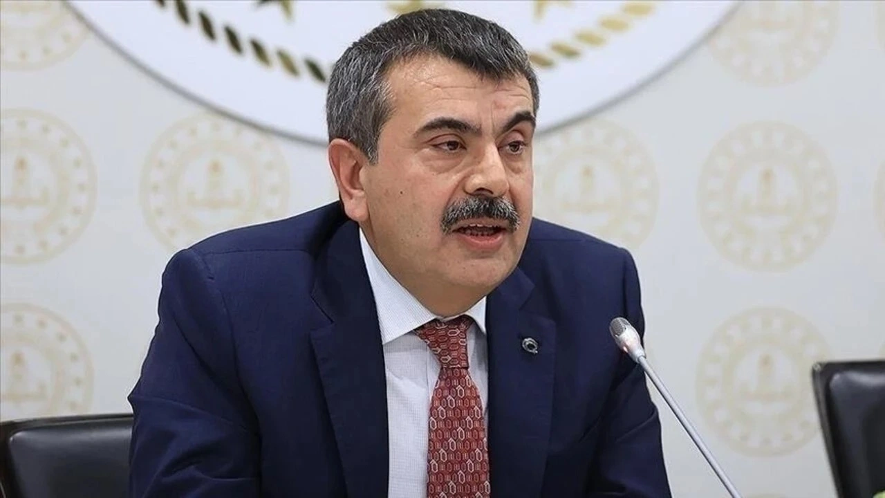 Eğitimde taşeron güzellemesi: Bakan Tekin kadrolu personel alımına kapıları tamamen kapattı