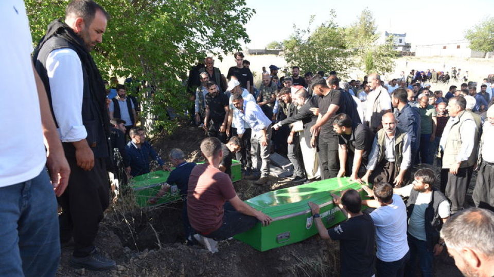 4, 5 ve 12 yaşındaydılar... 3 kardeş yan yana toprak oldu!