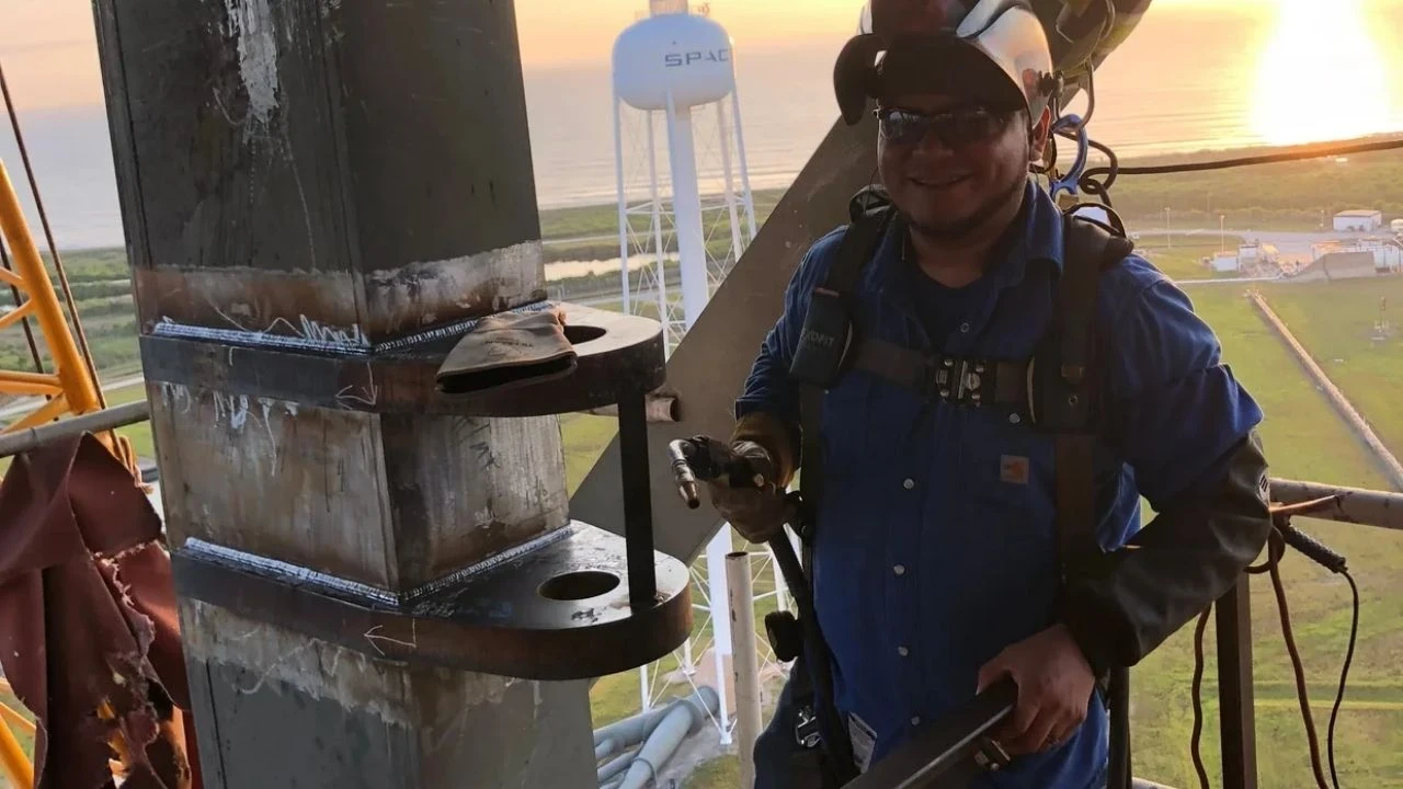 SpaceX'e kaynakçı olarak girmişti, bir gecede milyoner oldu