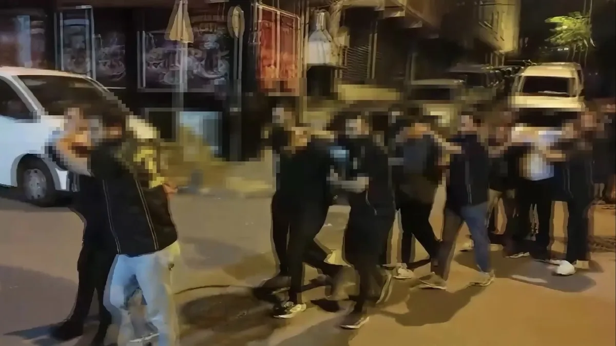 Bağcılar’da akılalmaz uyuşturucu operasyonu: Böyle ele verdiler! 'Yan dairedekileri de aldılar mı?'