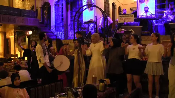 Şanlıurfa'nın sıra geceleri turistlerin gözdesi oldu