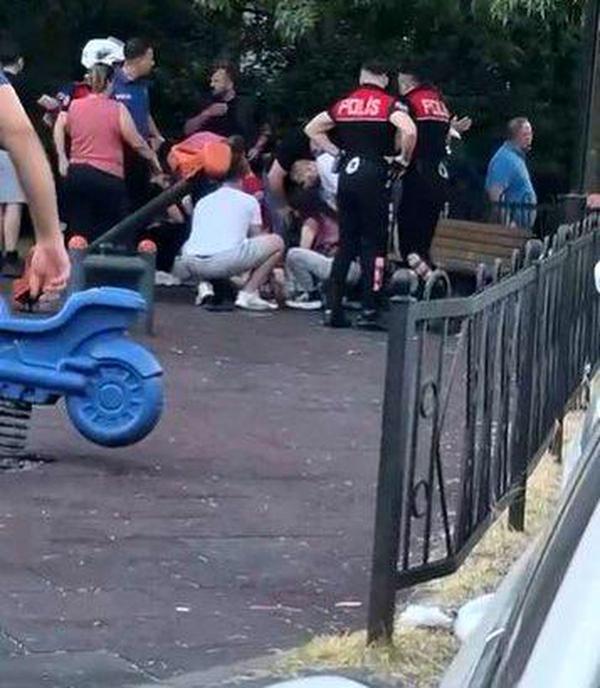 Eyüpsultan'da silahlı çatışma: 5 yaralı