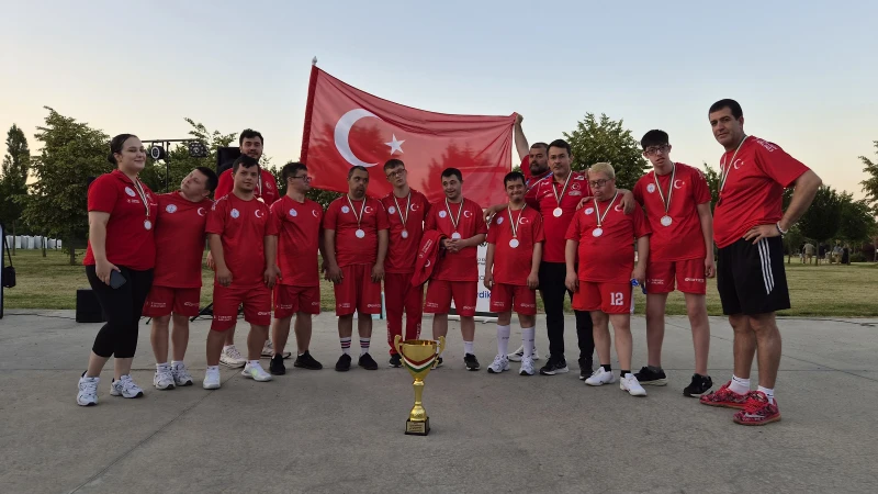 Down sendromlu millilerimiz dünya ikincisi