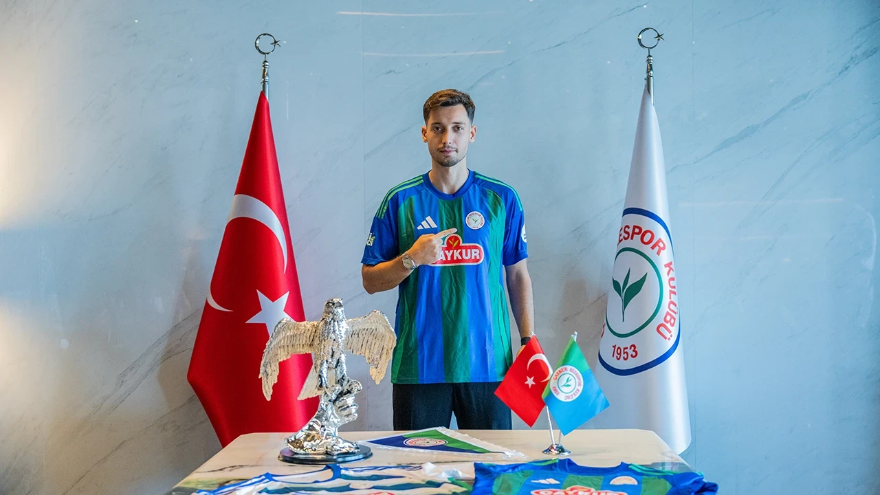 Beşiktaş'tan ayrıldı, Çaykur Rizespor'a imza attı