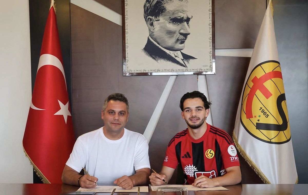 Altay'dan ayrılan Emre imzayı attı