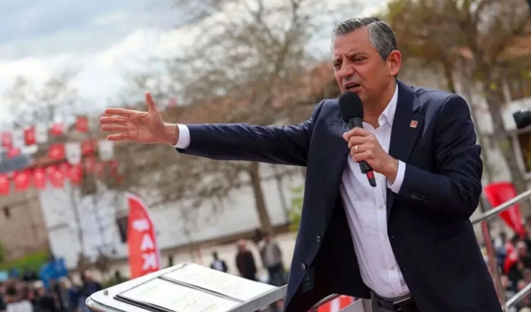 Özgür Özel Çorum'dan seslendi: 'Gerekirse bu başı vereceğim ama baş eğmeyeceğim'