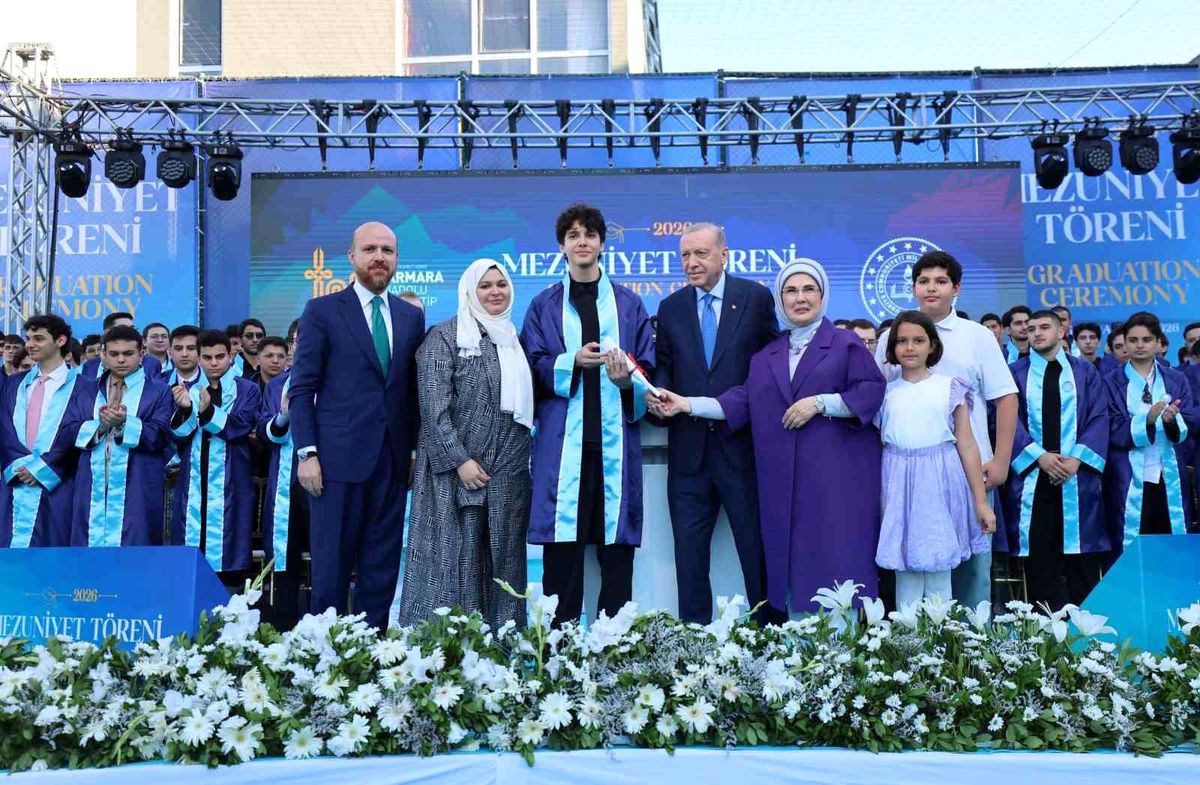 Erdoğan torununun diplomasını verdi