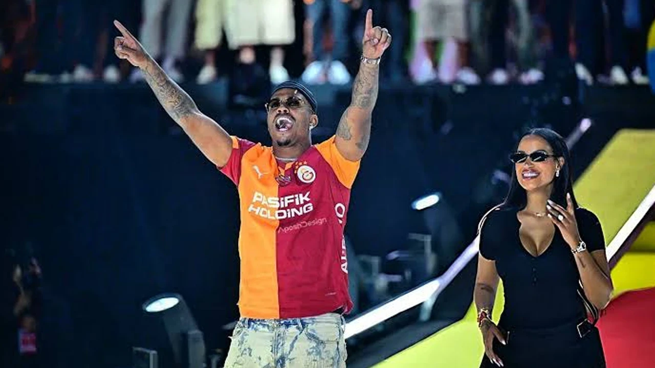 Galatasaray'ın yıldız oyuncusu Mario Lemina hayatının imzasını atıyor