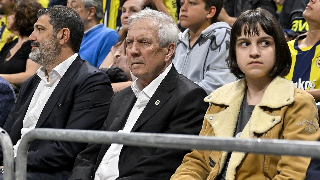 Aziz Yıldırım başkanlık sonrası ilk maçına geldi: Beşiktaş deplasmanda kazandı