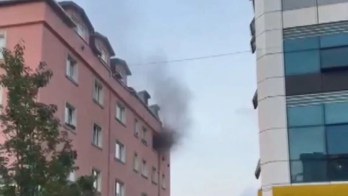 SON DAKİKA… İstanbul Arnavutköy’de akılalmaz olay! Havalandırma boşluğundan girip evi ateşe verdi: Talihsiz kadın KADES ile kurtuldu!