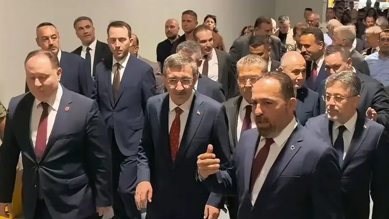 Cumhurbaşkanı Yardımcısı Yılmaz, Güzelyurt Soğuk Hava Deposu Entegre Tesisleri’nde incelemede bulundu