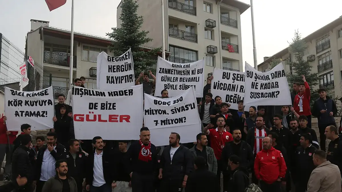 Sivassporlu taraftarlar, kulüp için harekete geçti