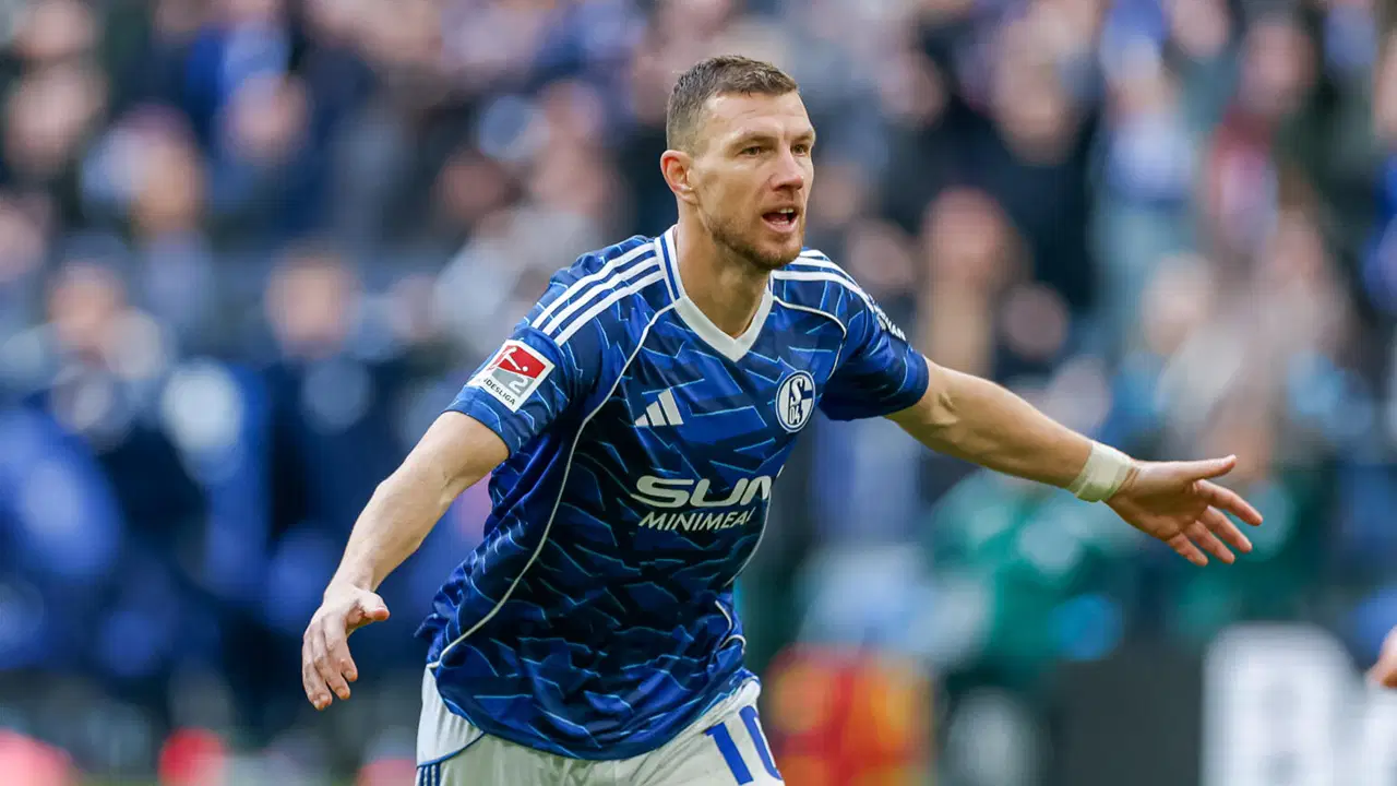 Edin Dzeko'nun yeni sezonda forma giyeceği takım belli oluyor