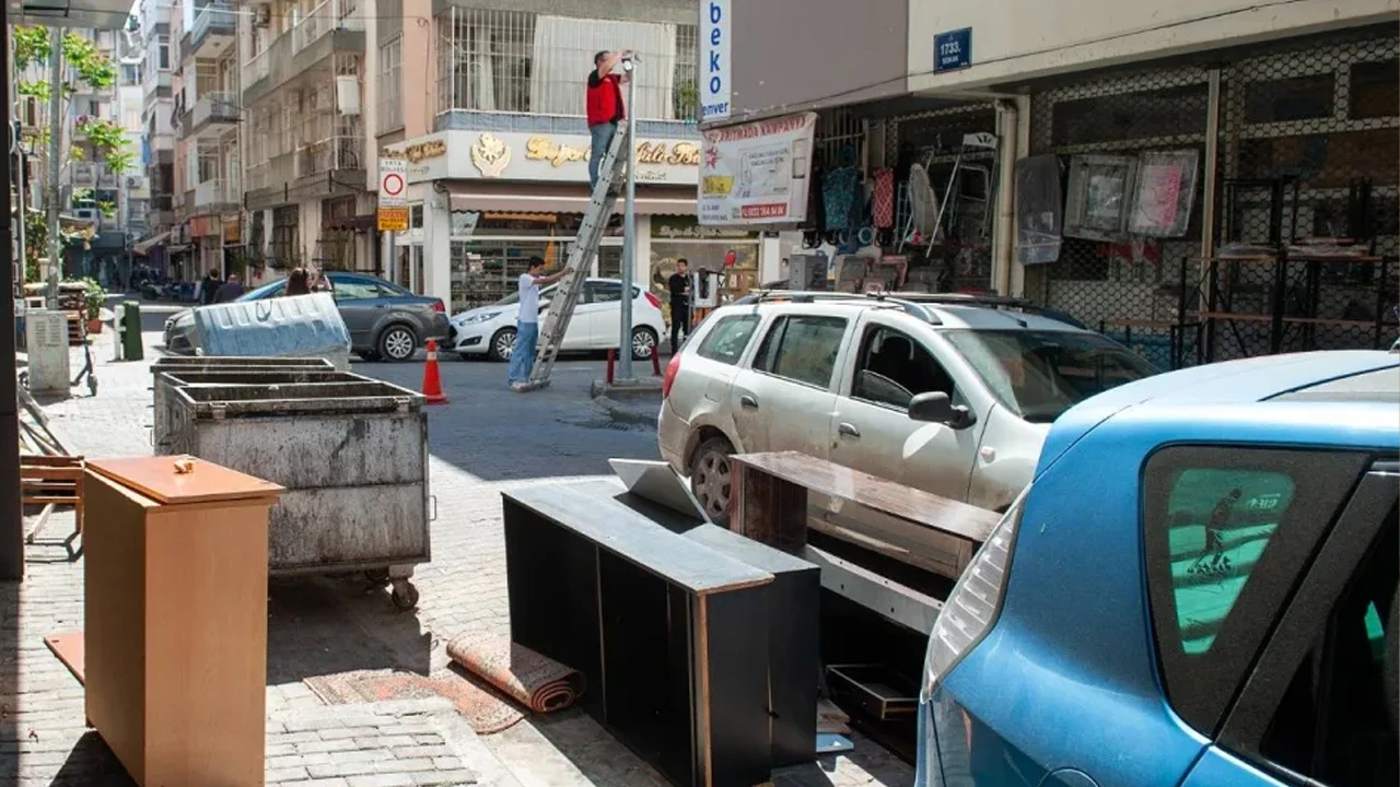 İzmir Karşıyaka'da çöp atana sesli uyarı dönemi