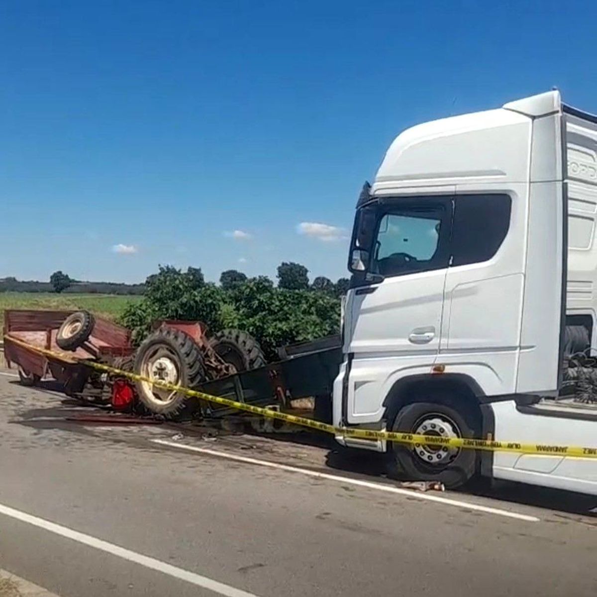 Kırklareli'nde tırın çarptığı traktörün sürücüsü hayatını kaybetti