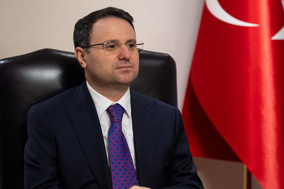 Akın Gürlek, Özgür Özel'den tazminat kazandı