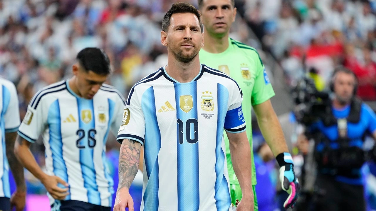 Penaltıyı kaçıran Messi Dünya Kupası tarihine geçti