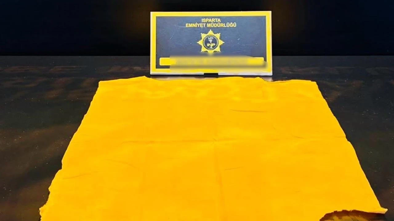 Narkotik ekiplerinden operasyon: Binlerce uyuşturucu emdirilmiş kağıt bulundu