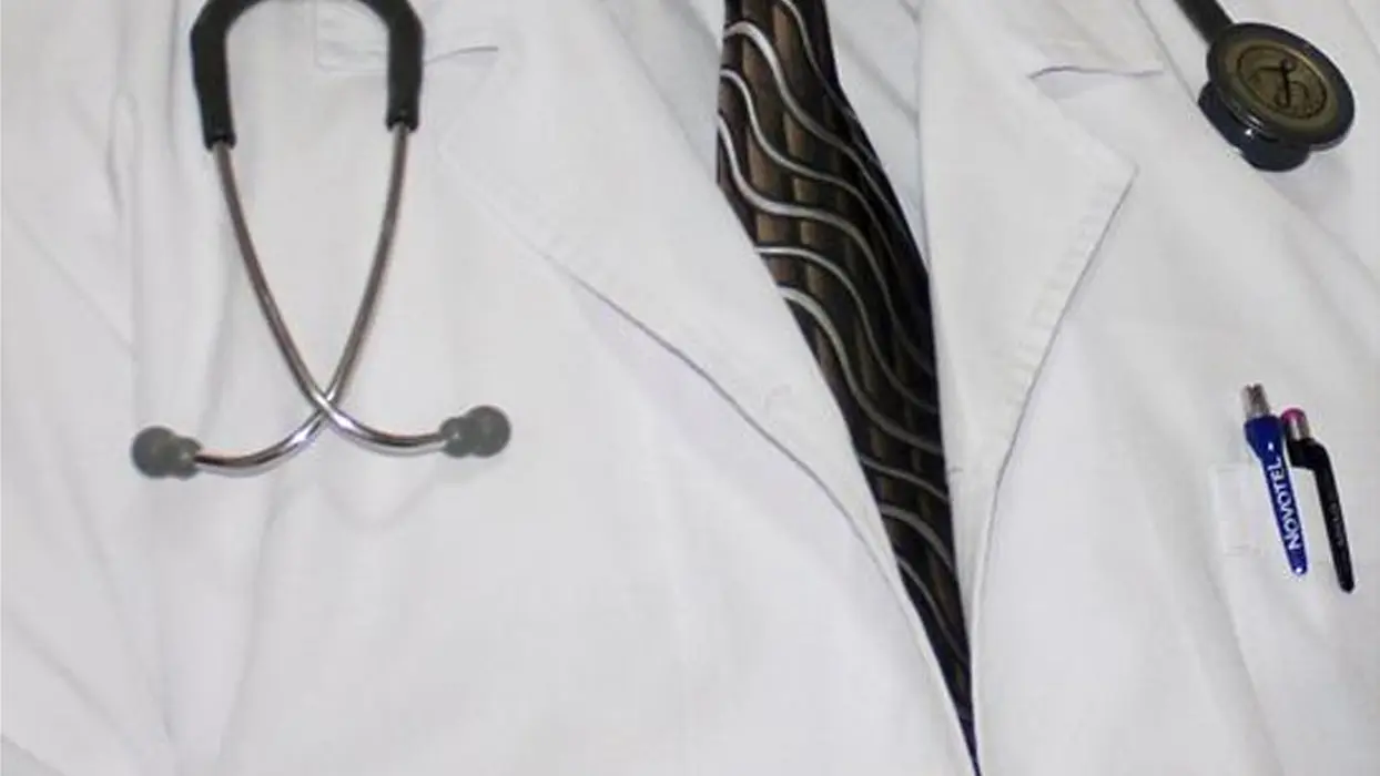 Mersin'de sahte doktor skandalı: Evden çıkanlar 'pes' dedirtti