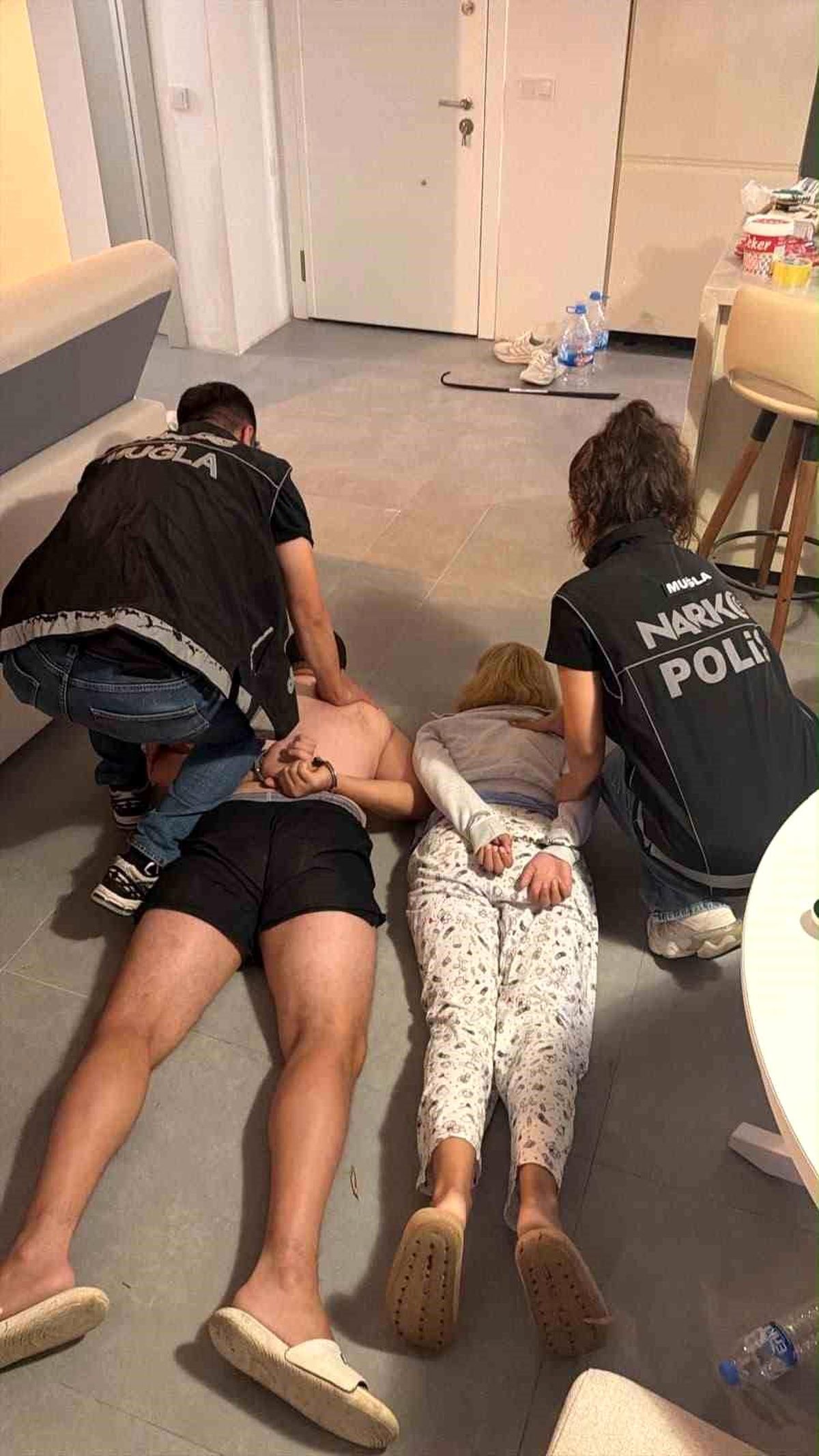 Bodrum'da uluslararası operasyon: Kırmızı bültenle aranan uyuşturucu taciri kıskıvrak yakalandı