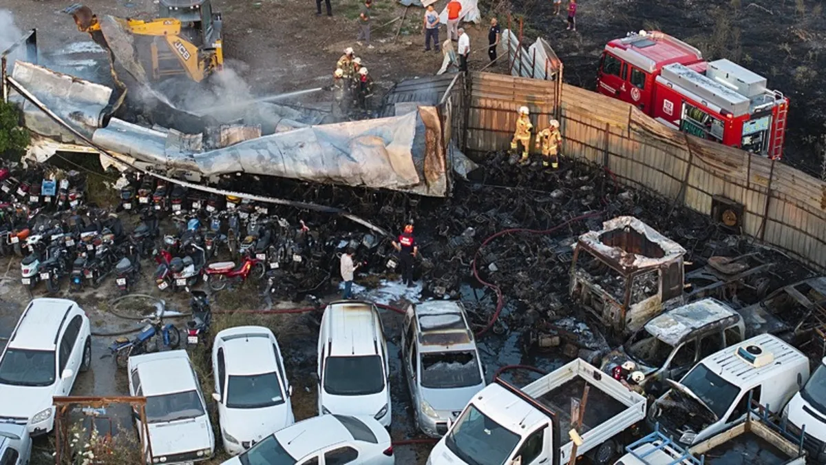 Yediemin otoparkında yangın! 62 araç küle döndü