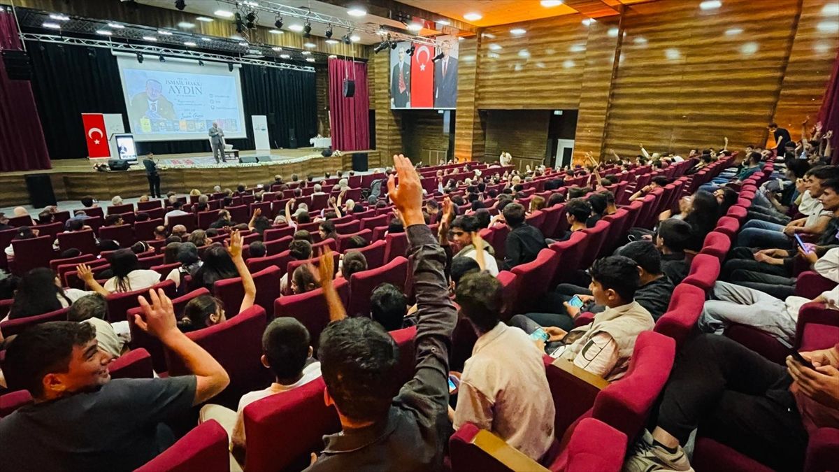 Prof. Dr. İsmail Hakkı Aydın, Van'da okuyucularıyla buluştu