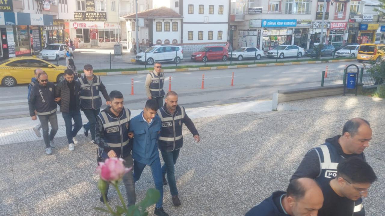 Ankara'da uyuşturucu operasyonu: 63 gözaltı