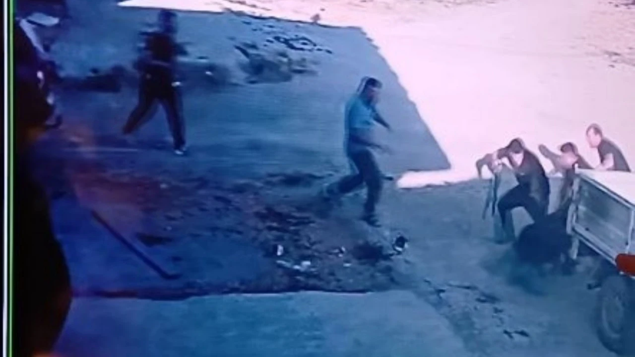 'Çöp dökme' kavgasında av tüfeğiyle vurulan kişi yaralandı; olay anı kamerada