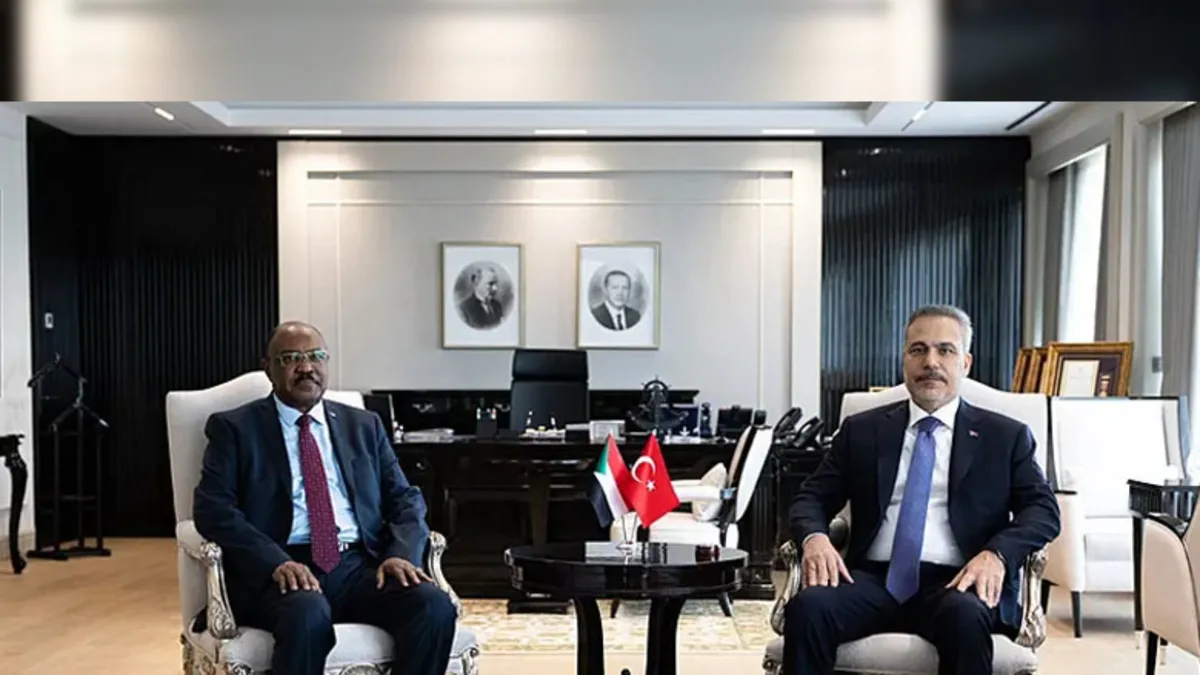 Bakan Fidan, Sudanlı mevkidaşı ile bir araya geldi