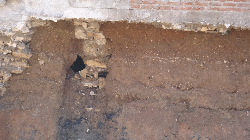 Malatya'da kazı sırasında temelinde göçük meydana gelen apartman boşaltıldı