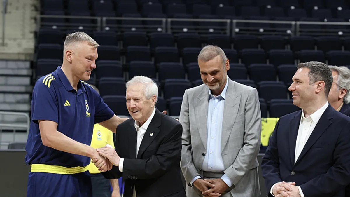 Aziz Yıldırım ve yönetim kurulundan, Fenerbahçe Beko'ya başarı dileği