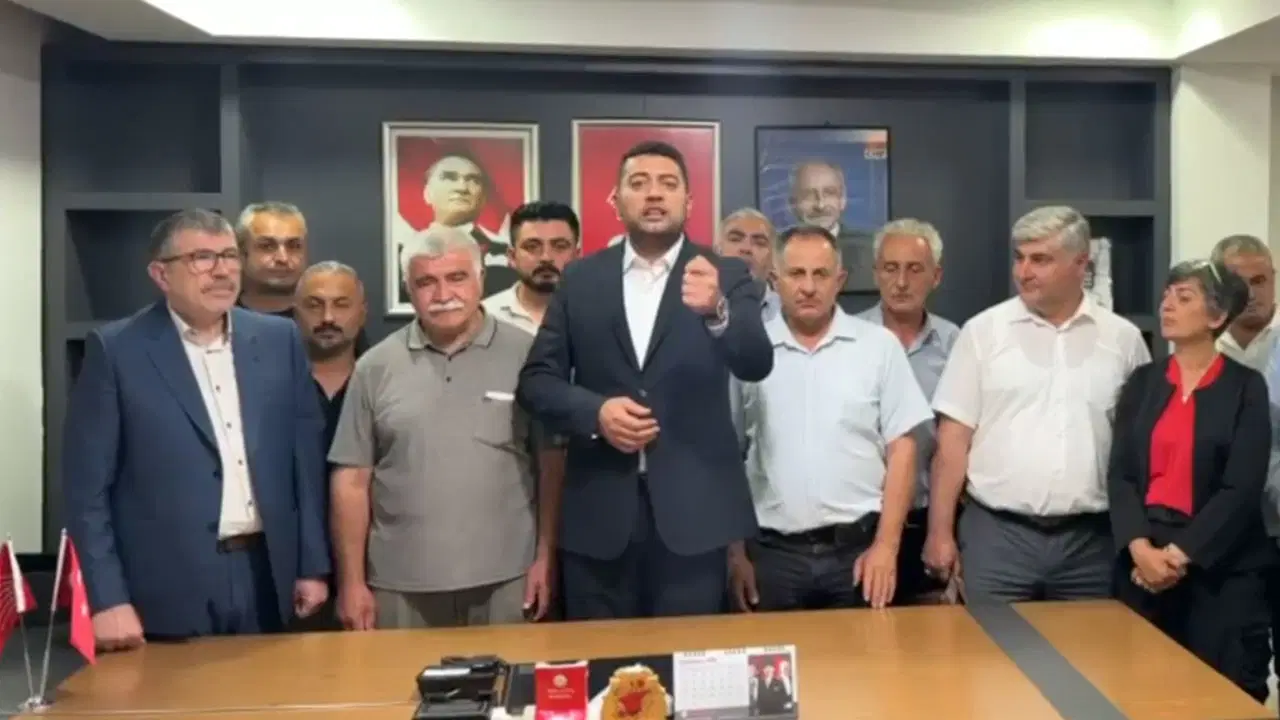 CHP Malatya İl Başkanlığı'na atanmıştı: Hakan Satılmış, gece yarısı il binasına girdi