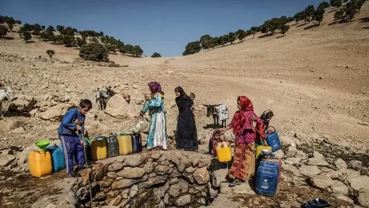 ABD İran'a saldırdı: 10 bin kişi susuz kaldı