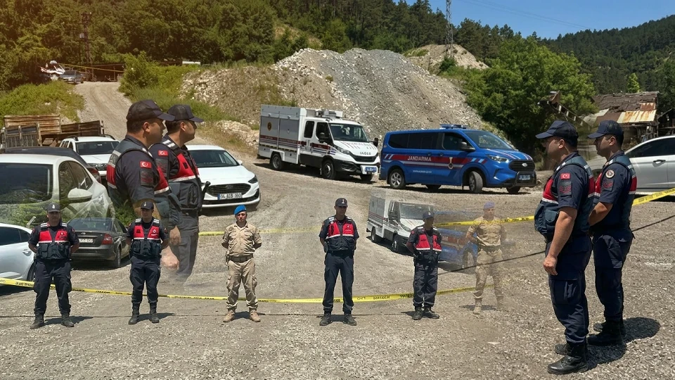 Bolu Mengen maden ocağı kazası: Toprak altında kalan bir işçi için kurtarma çalışması başladı | Güncel Haberler