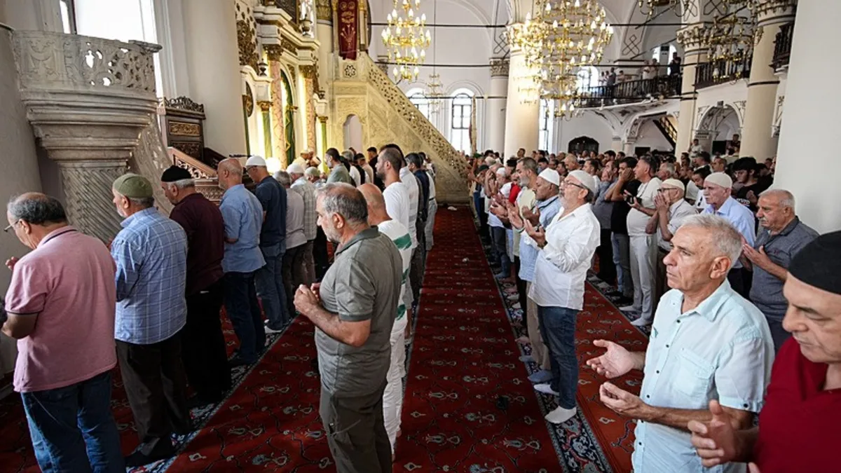 İzmir ve Manisa'da 15 Temmuz şehitleri için mevlit okutuldu