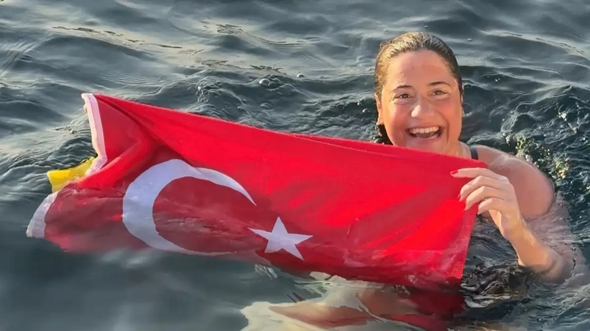 Aysu Türkoğlu'ndan tarihi başarı: Tsugaru Kanalı'nı 13 saat 44 dakikada geçti