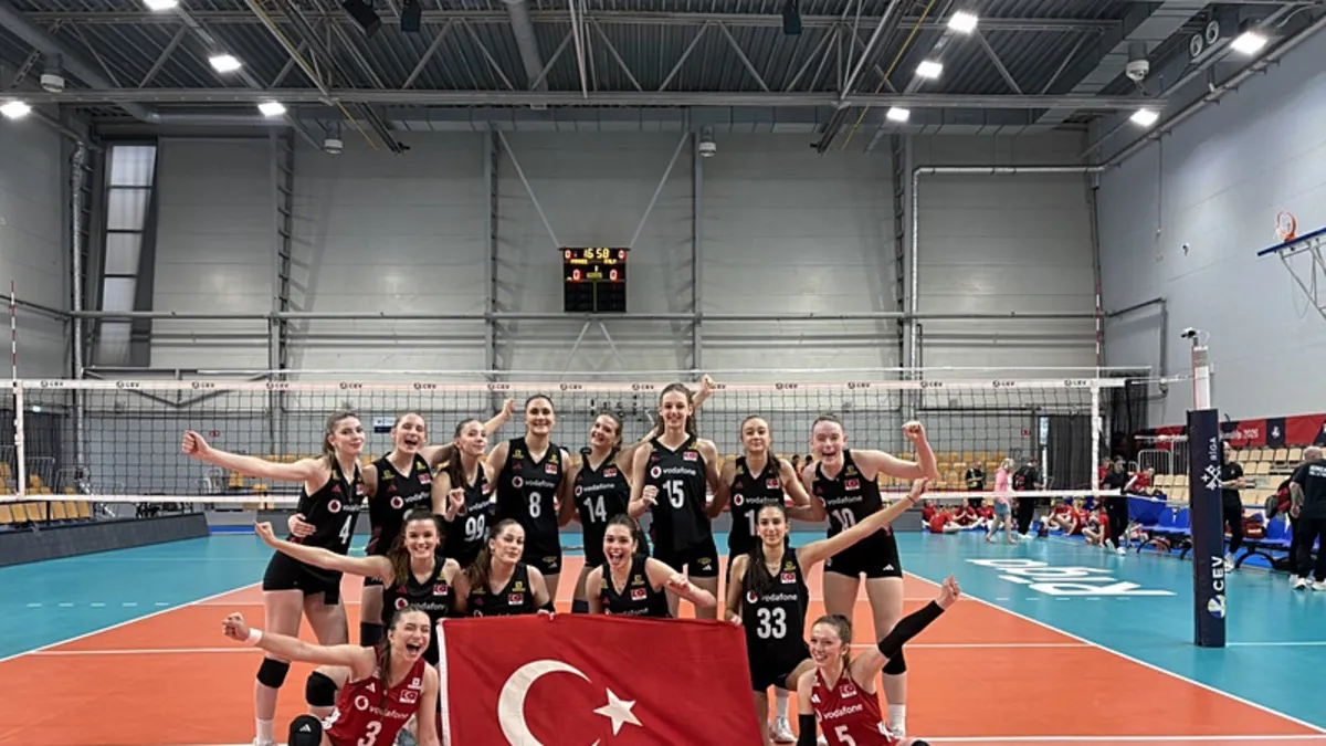 18 Yaş Altı Kadın Milli Voleybol Takımı, Avrupa ikincisi!