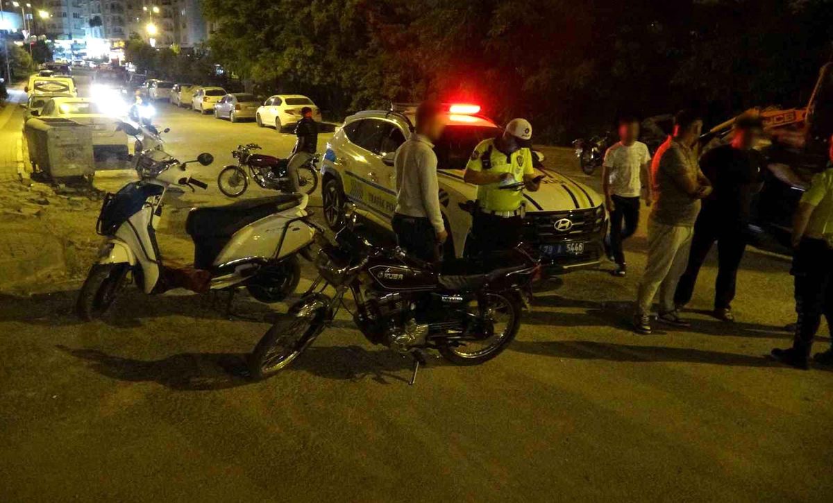 Kilis'te iki motosiklet çarpıştı: 5 yaralı